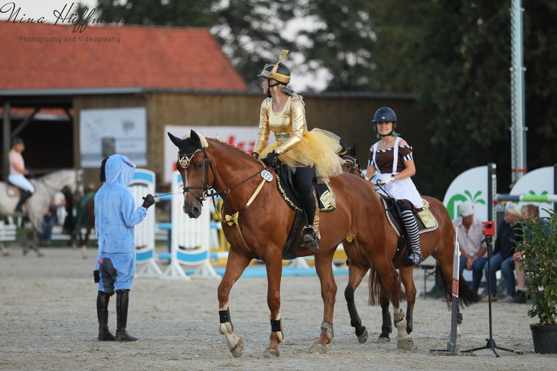 ninahueffmannfotografie_6E8A3885_S-mit-Logo-max.-800px-_805cf520_