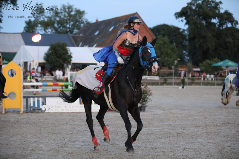 ninahueffmannfotografie_6E8A3944_S-mit-Logo-max.-800px-_442438ba_