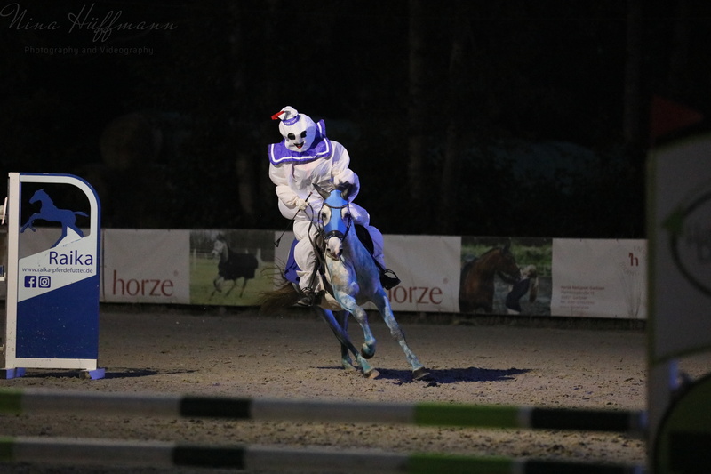 ninahueffmannfotografie_6E8A4223_S-mit-Logo-max.-800px-_fa79684c_