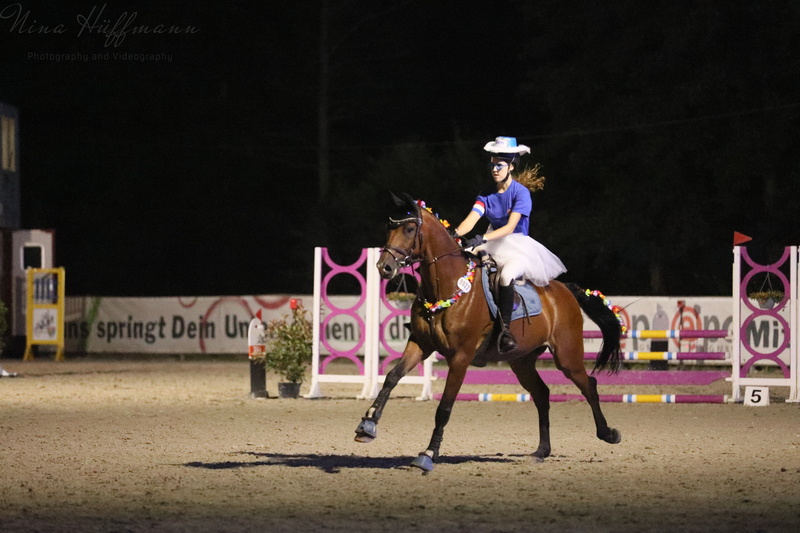 ninahueffmannfotografie_6E8A4253_S-mit-Logo-max.-800px-_eee78822_