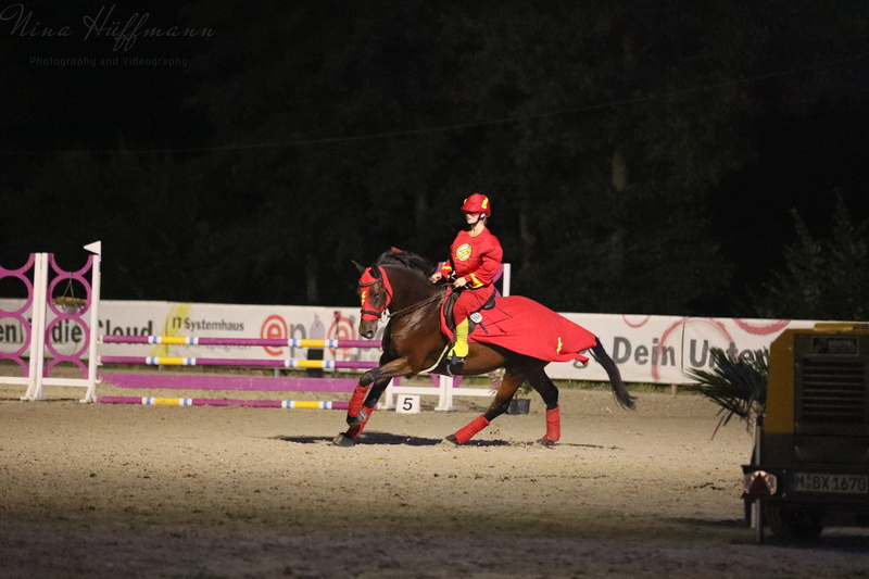 ninahueffmannfotografie_6E8A4303_S-mit-Logo-max.-800px-_7014ee4f_