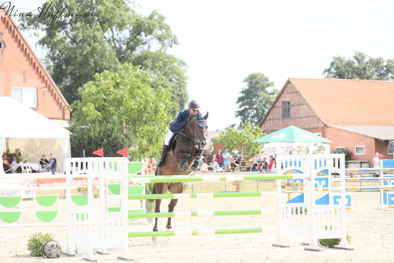 ninahueffmannfotografie_6E8A7670_S-mit-Logo-max.-800px-_9b377cc5_